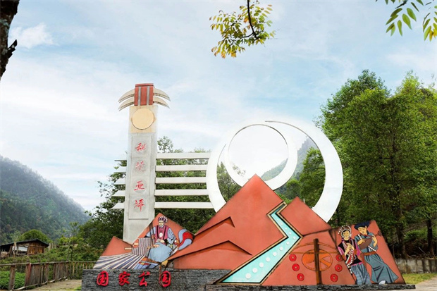 云南旅游,云南旅行社,云南團建公司,云南策劃公司,云南會議會展,怒江旅游,怒江旅行社,怒江團建公司,怒江策劃公司,怒江會議會展：在圖中赴一場亞坪夢幻隱匿之境